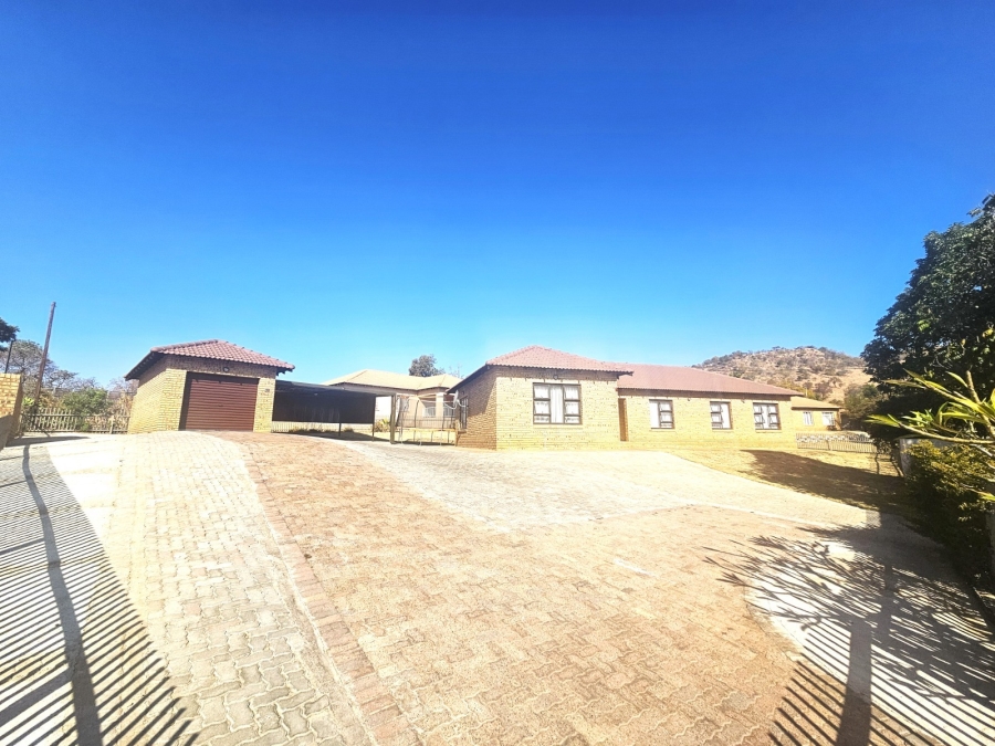 To Let 4 Bedroom Property for Rent in Cashan North West